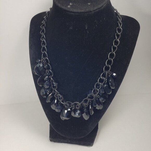 Black Beaded Statement Necklace – Faceted Cluster on Glossy Chain, 20" Jewelry - Picture 4 of 10